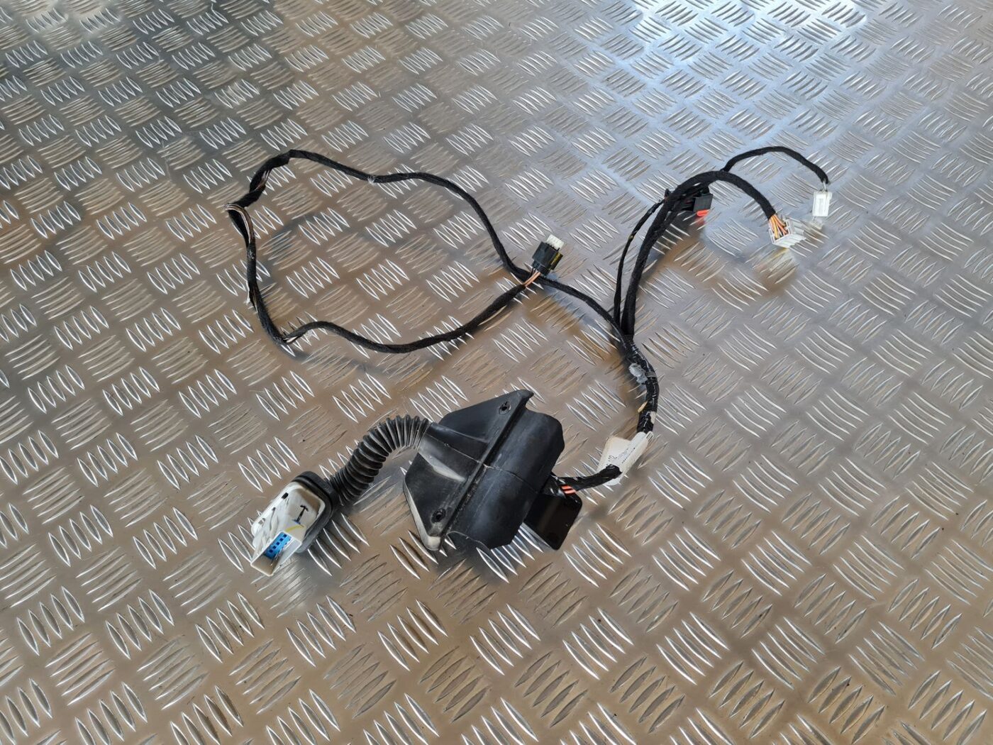 Durvju vadi priekš DODGE JOURNEY 2010 1 Durvju vadi priekš DODGE JOURNEY 2010