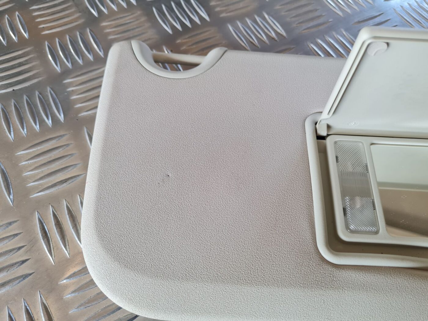 Saules aizsargs priekš DODGE JOURNEY 2010 6 Saules aizsargs priekš DODGE JOURNEY 2010