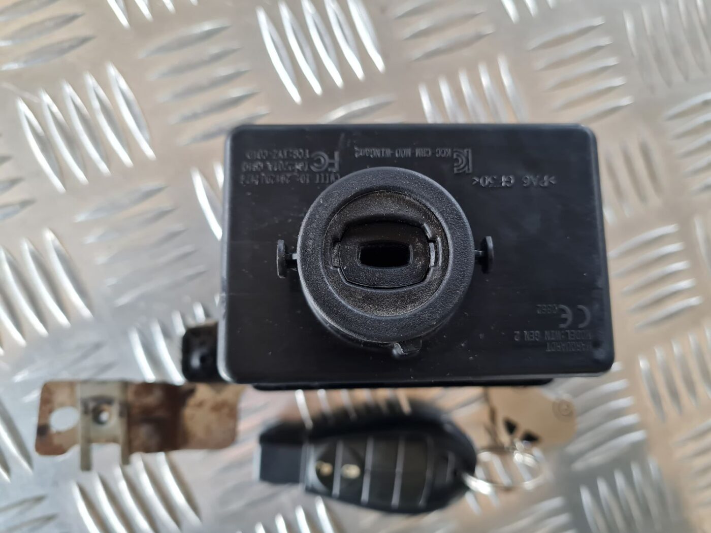 Aizdedzes slēdzene priekš DODGE JOURNEY 2010 8 Aizdedzes slēdzene priekš DODGE JOURNEY 2010