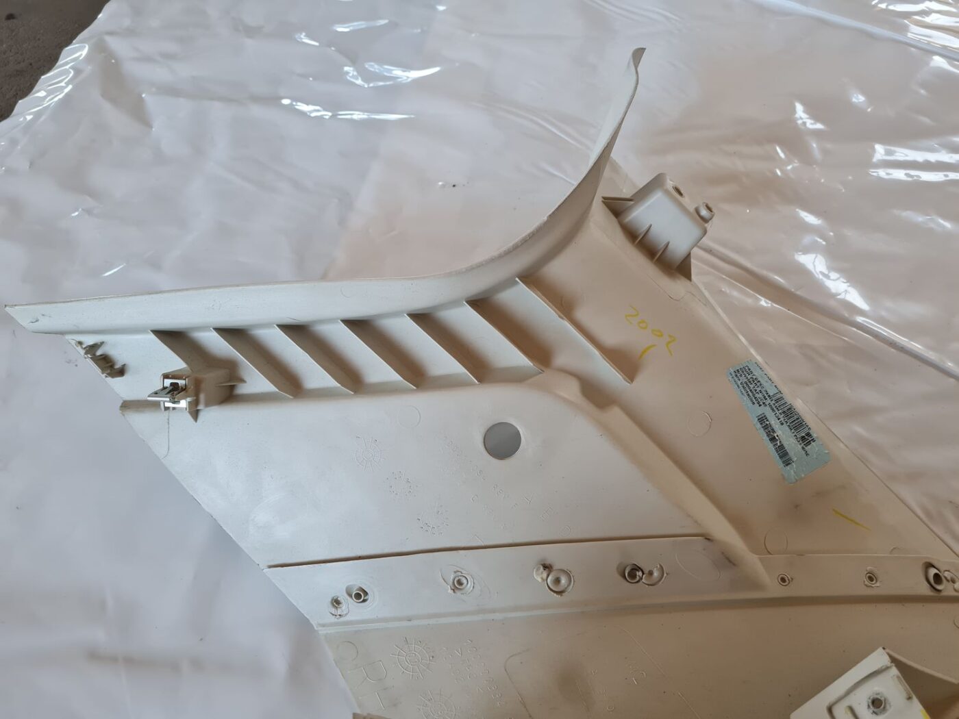 Bagažnieka nodalījuma statnes apdare priekš DODGE JOURNEY 2010 6 Bagažnieka nodalījuma statnes apdare priekš DODGE JOURNEY 2010