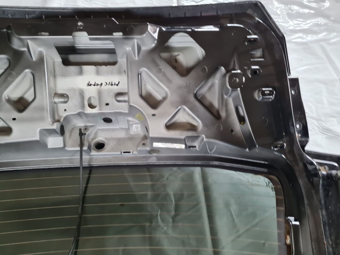 Bagāžnieka vāks priekš DODGE JOURNEY 2010