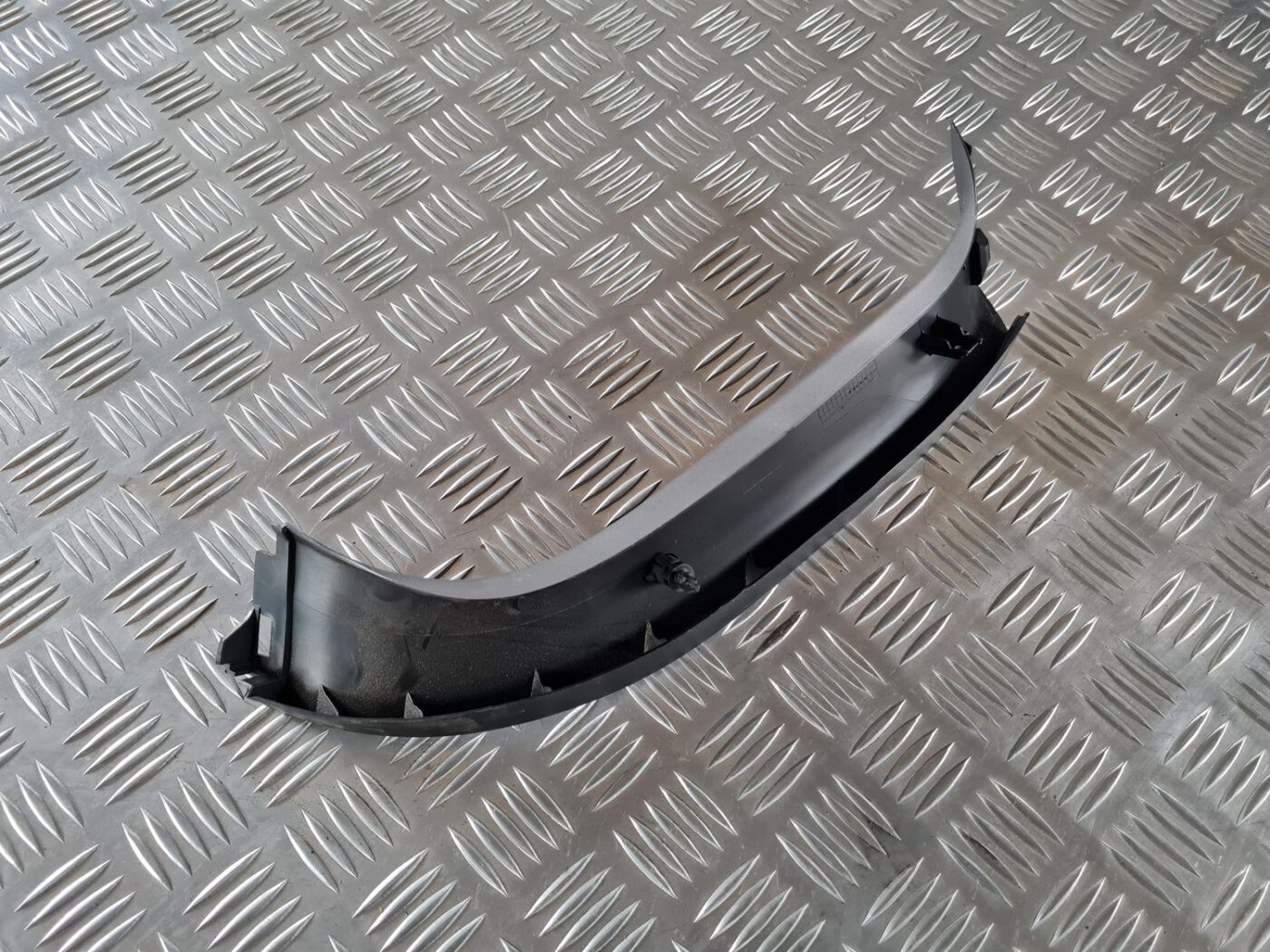 Bagāžnieka vāka apdare priekš TOYOTA AURIS 2007 4 Bagāžnieka vāka apdare priekš TOYOTA AURIS 2007