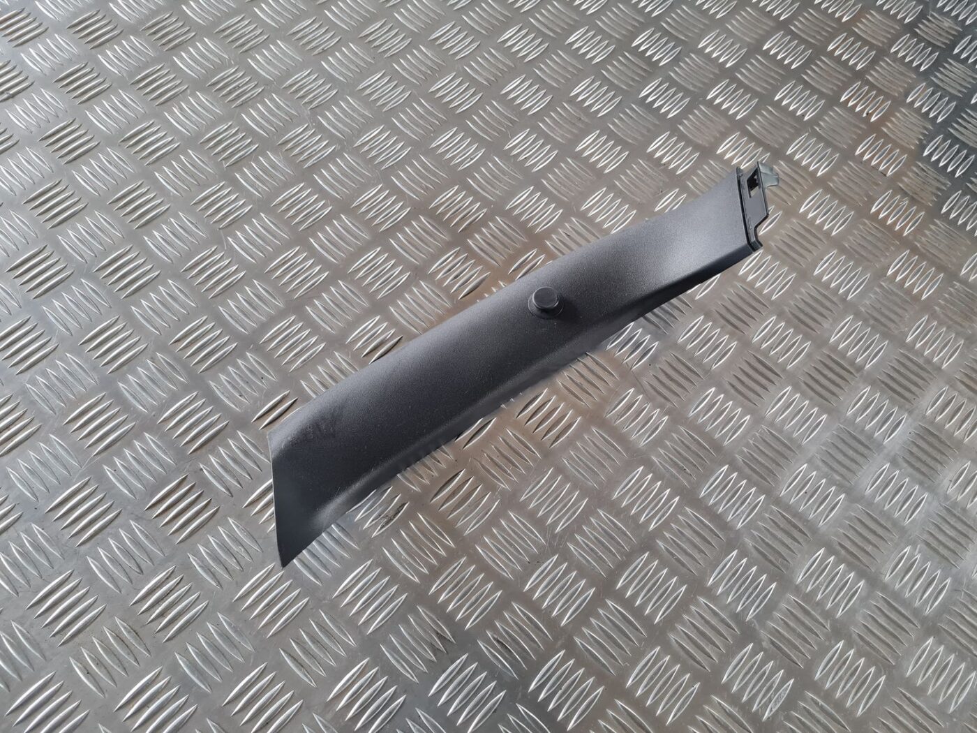 Bagāžnieka vāka apdare priekš TOYOTA AURIS 2007 1 Bagāžnieka vāka apdare priekš TOYOTA AURIS 2007