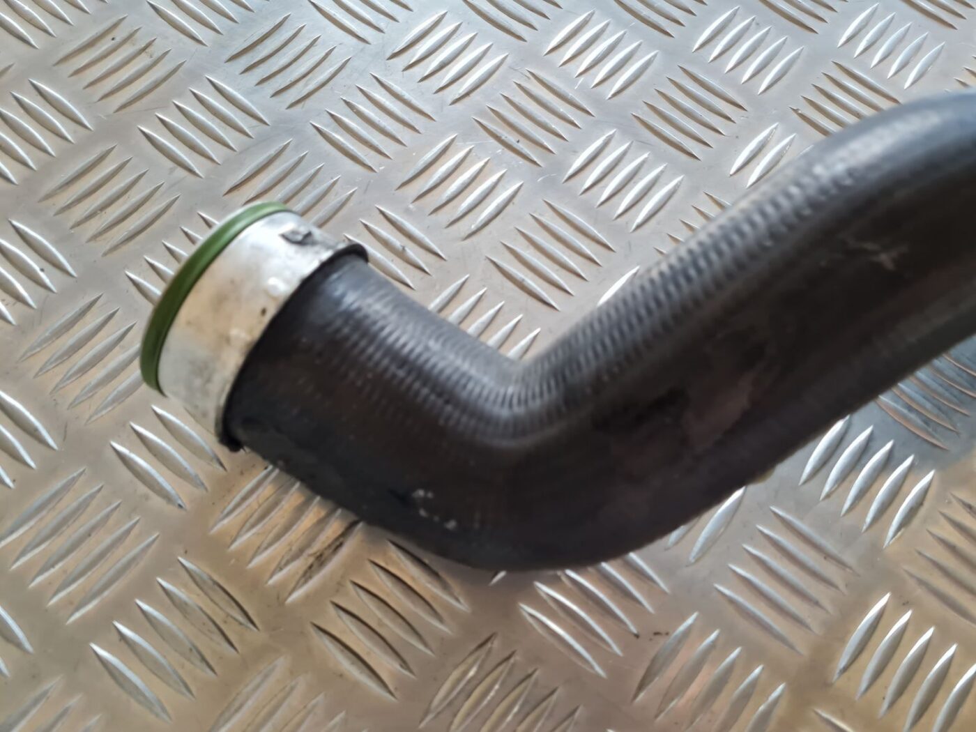 Interkulera caurule priekš VW PASSAT 2004 UNIVERSAL GREY 2 Interkulera caurule priekš VW PASSAT 2004 UNIVERSAL GREY