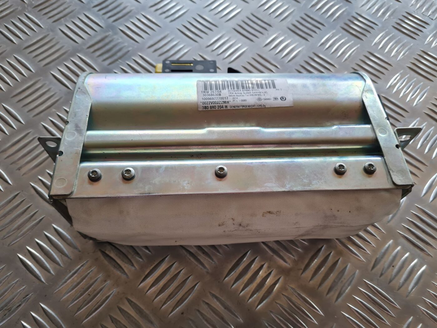 Mērinstrumentu paneļa drošības spilvens priekš VW PASSAT 2004 UNIVERSAL GREY 2 Mērinstrumentu paneļa drošības spilvens priekš VW PASSAT 2004 UNIVERSAL GREY