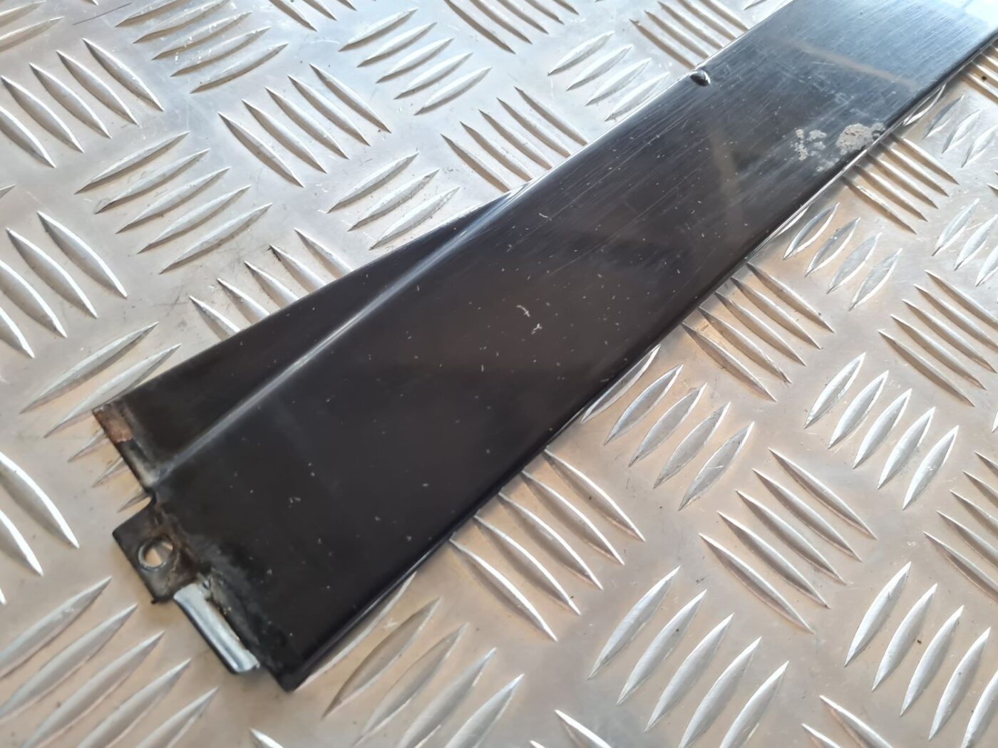 Durvju stikla moldings priekš VW PASSAT 2004 UNIVERSAL GREY 2 Durvju stikla moldings priekš VW PASSAT 2004 UNIVERSAL GREY