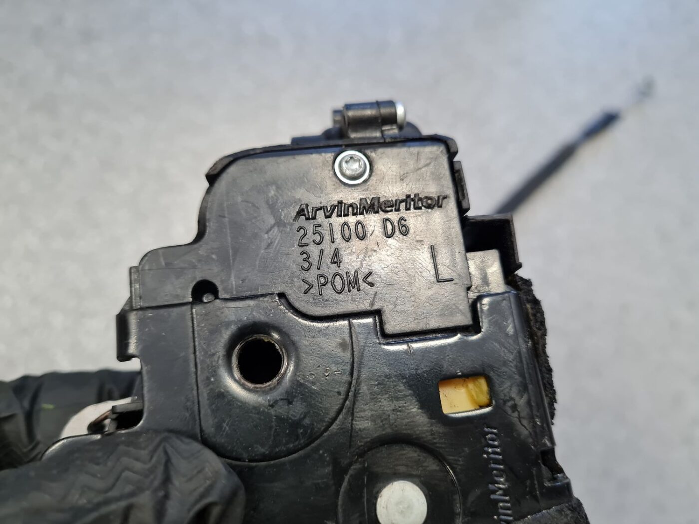 Aizmugurējo kreiso durvju slēdzene priekš ŠKODA FABIA 2008 5 Aizmugurējo kreiso durvju slēdzene priekš ŠKODA FABIA 2008