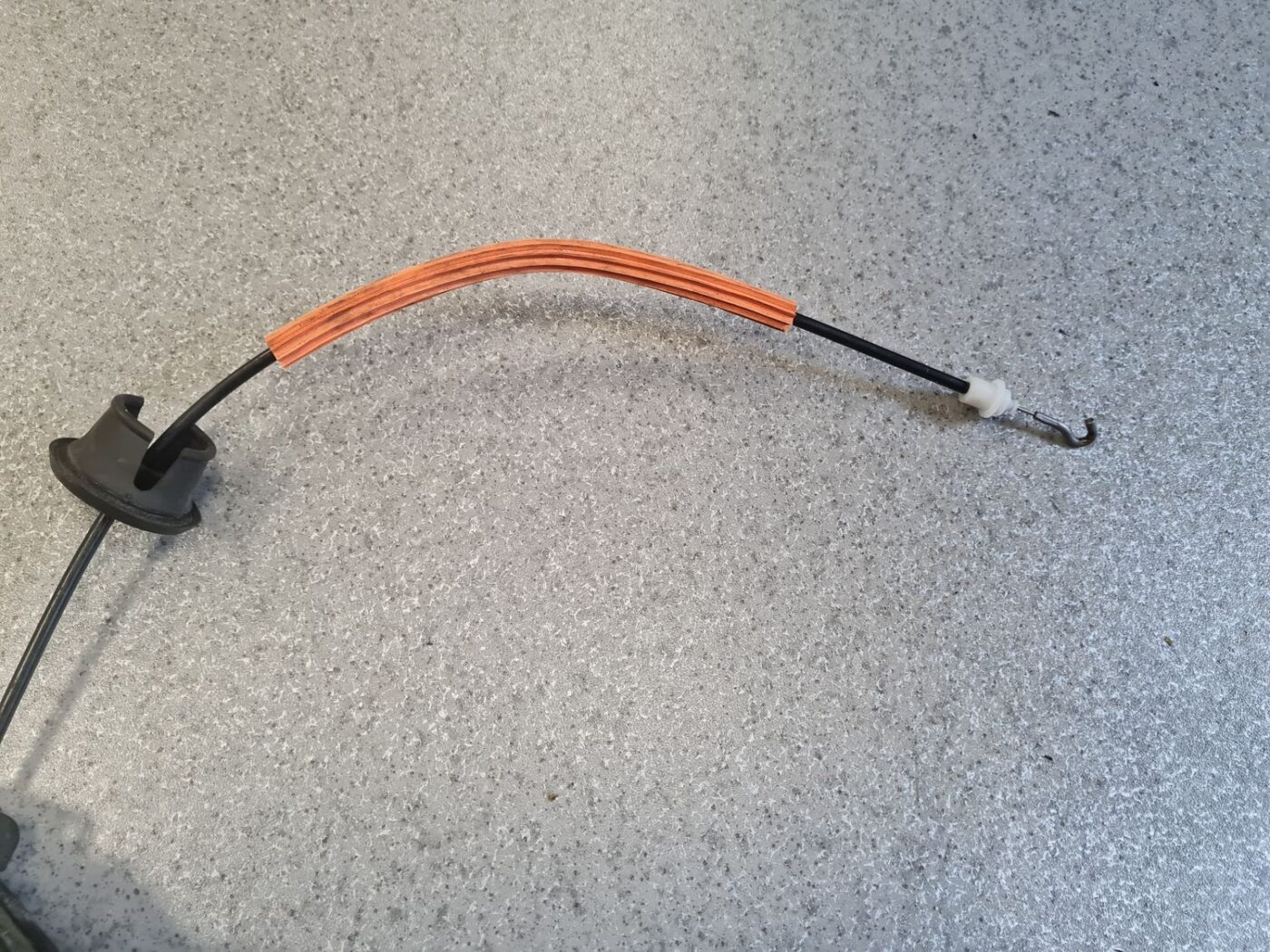 Aizmugurējo kreiso durvju slēdzene priekš AUDI A6 AVANT 2003 4 Aizmugurējo kreiso durvju slēdzene priekš AUDI A6 AVANT 2003