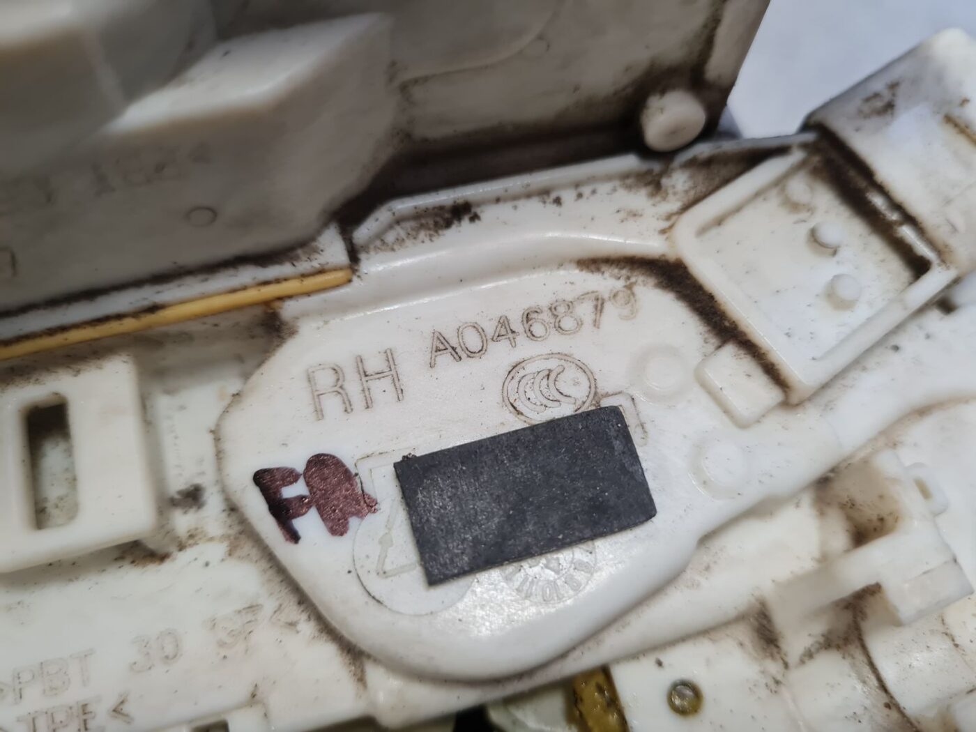 Priekšējo labo durvju slēdzene priekš AUDI A7 2011 SPORTBACK 3 Priekšējo labo durvju slēdzene priekš AUDI A7 2011 SPORTBACK