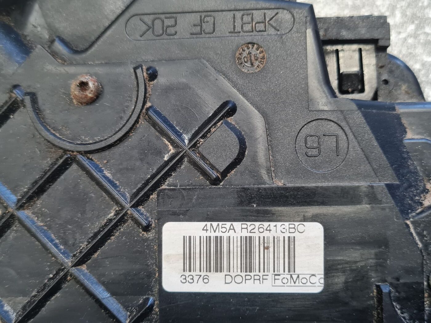 Aizmugurējo kreiso durvju slēdzene priekš FORD FOCUS 2006 15 Aizmugurējo kreiso durvju slēdzene priekš FORD FOCUS 2006