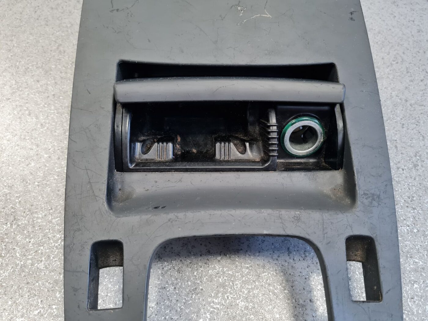 Pelnu trauks priekš FORD GALAXY 2005 6 Pelnu trauks priekš FORD GALAXY 2005