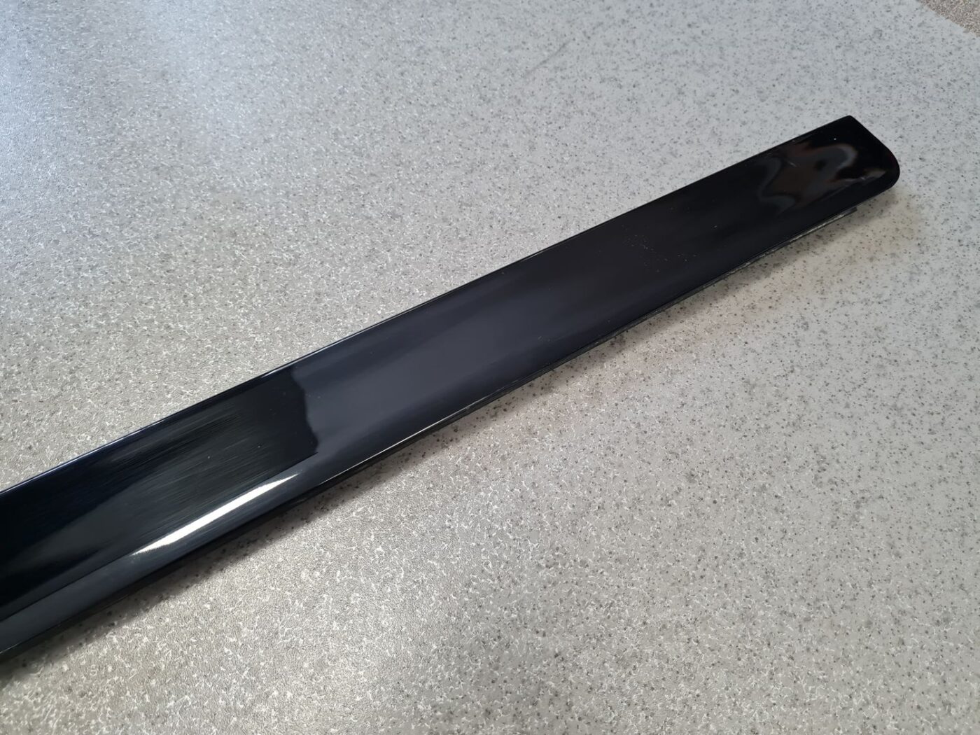 Priekšējo labo durvju moldings priekš AUDI A4 2008 AVANT 2 Priekšējo labo durvju moldings priekš AUDI A4 2008 AVANT