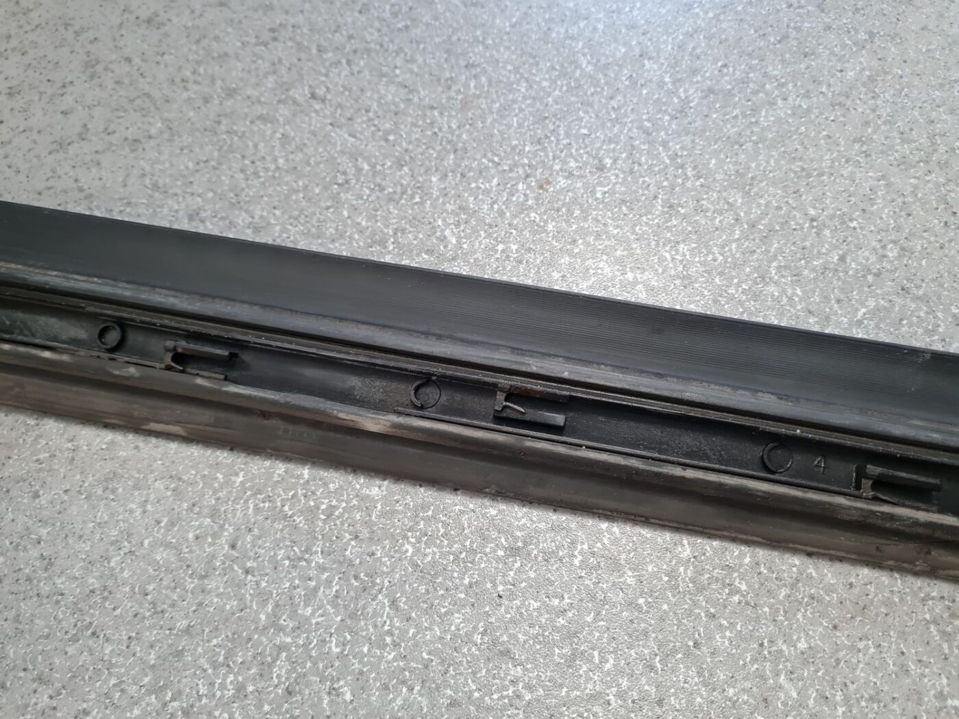 Priekšējo labo durvju moldings priekš AUDI A4 2008 AVANT 5 Priekšējo labo durvju moldings priekš AUDI A4 2008 AVANT