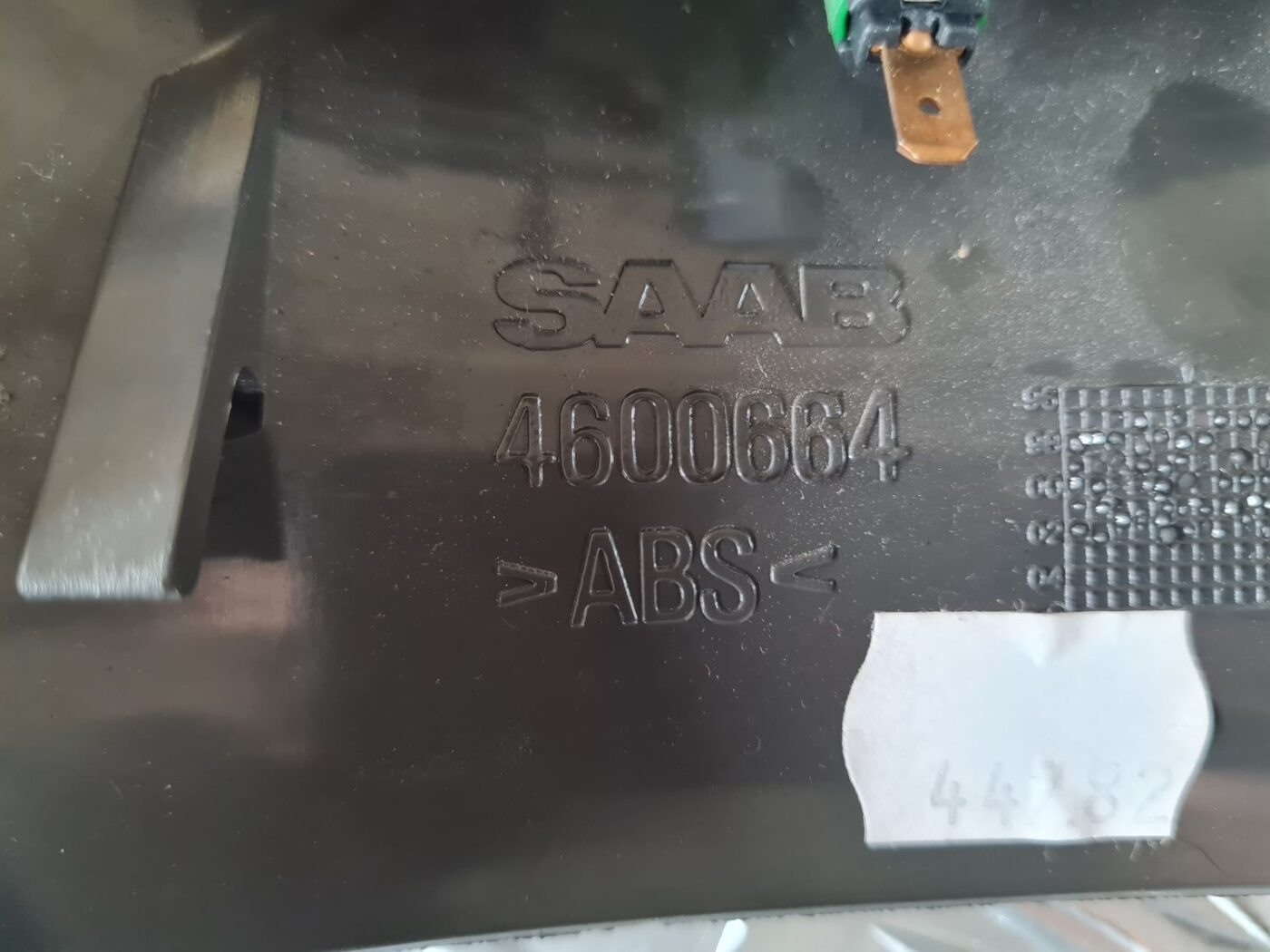 Centrālās konsoles (apdares) aizmugurēja daļa priekš SAAB 9-5 1999 5 Centrālās konsoles (apdares) aizmugurēja daļa priekš SAAB 9-5 1999