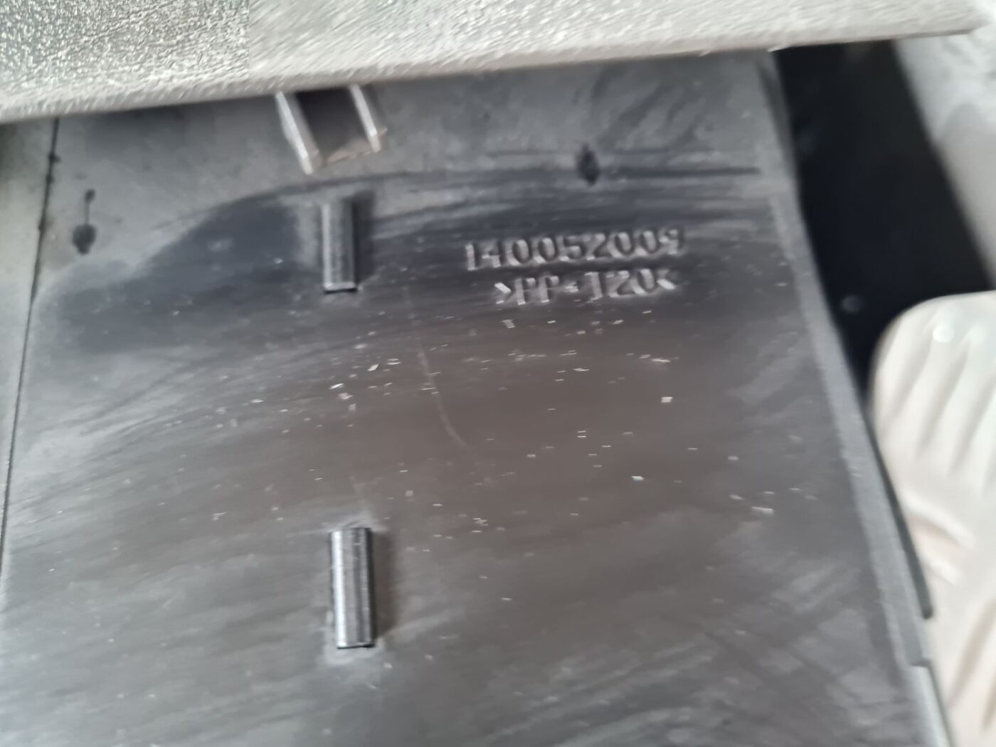 Centrālās konsoles (apdares) aizmugurēja daļa priekš SAAB 9-5 1999 3 Centrālās konsoles (apdares) aizmugurēja daļa priekš SAAB 9-5 1999