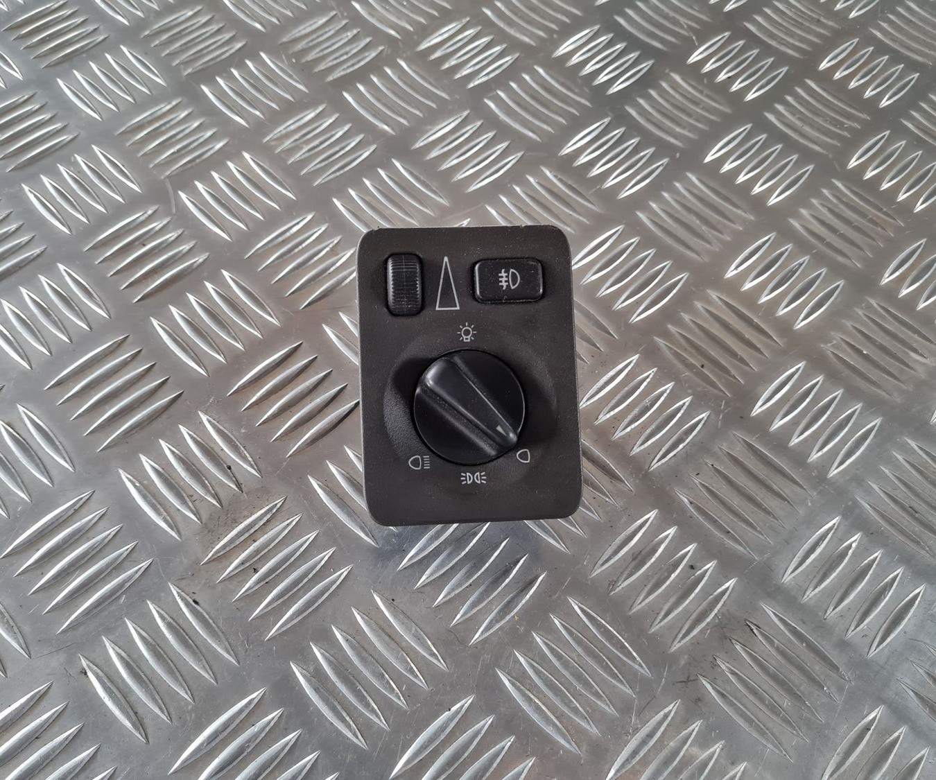 Gaismas slēdzis priekš SAAB 9-5 1999 1 Gaismas slēdzis priekš SAAB 9-5 1999