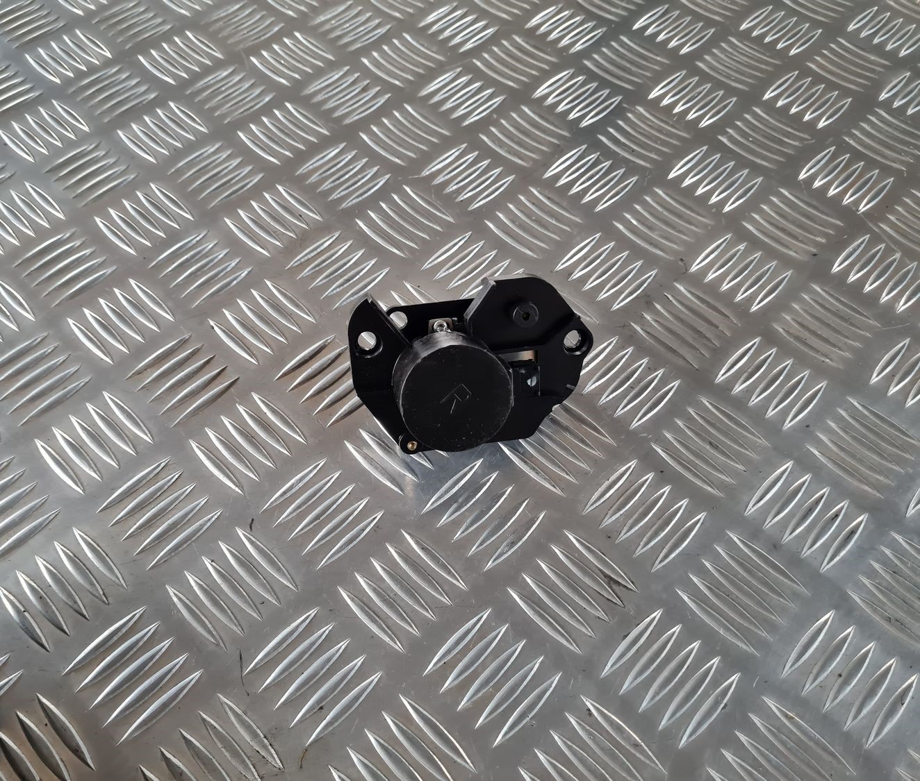 Apsildes sistēmas aktuators priekš SAAB 9-5 1999