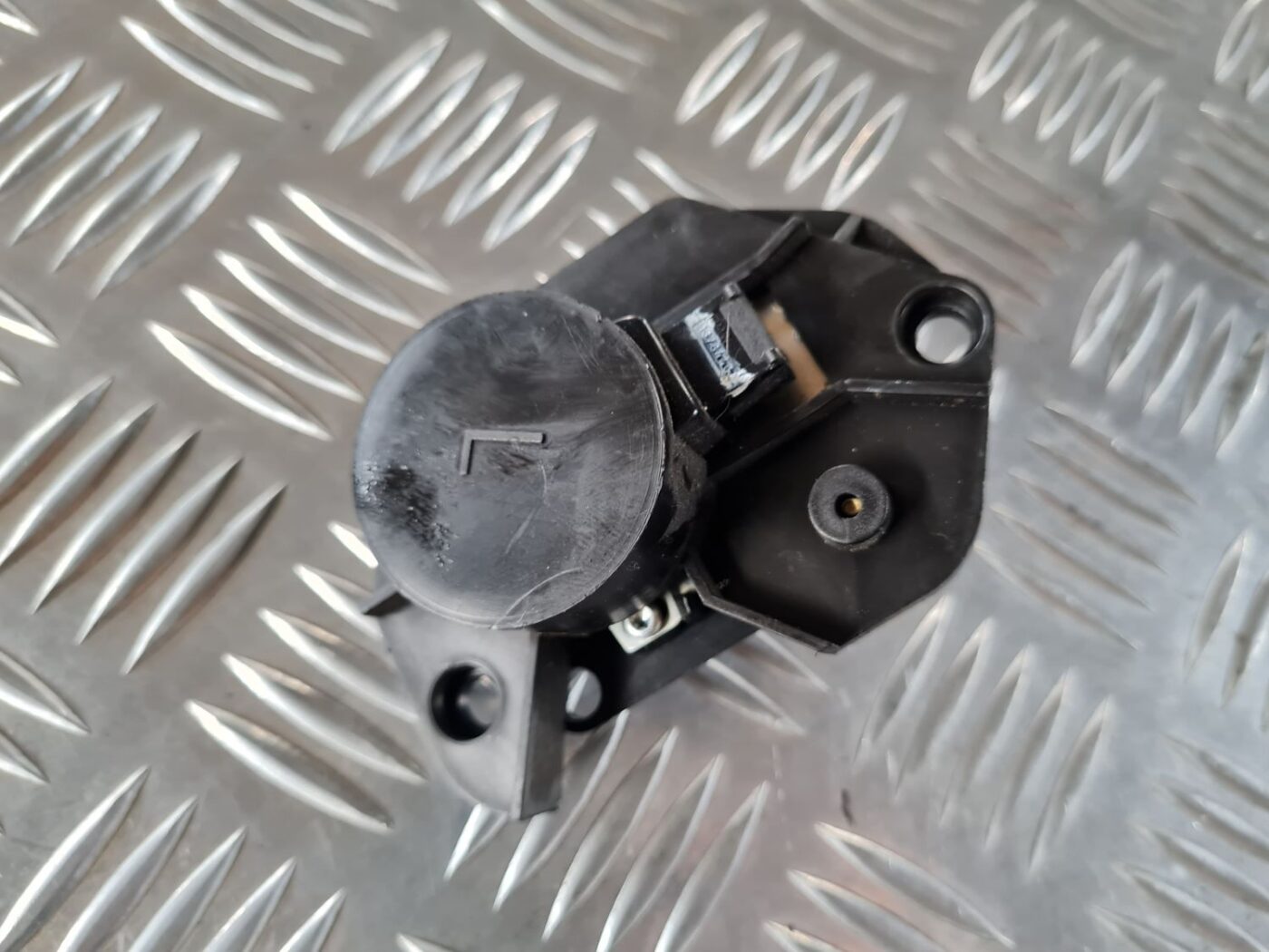 Apsildes sistēmas aktuators priekš SAAB 9-5 1999