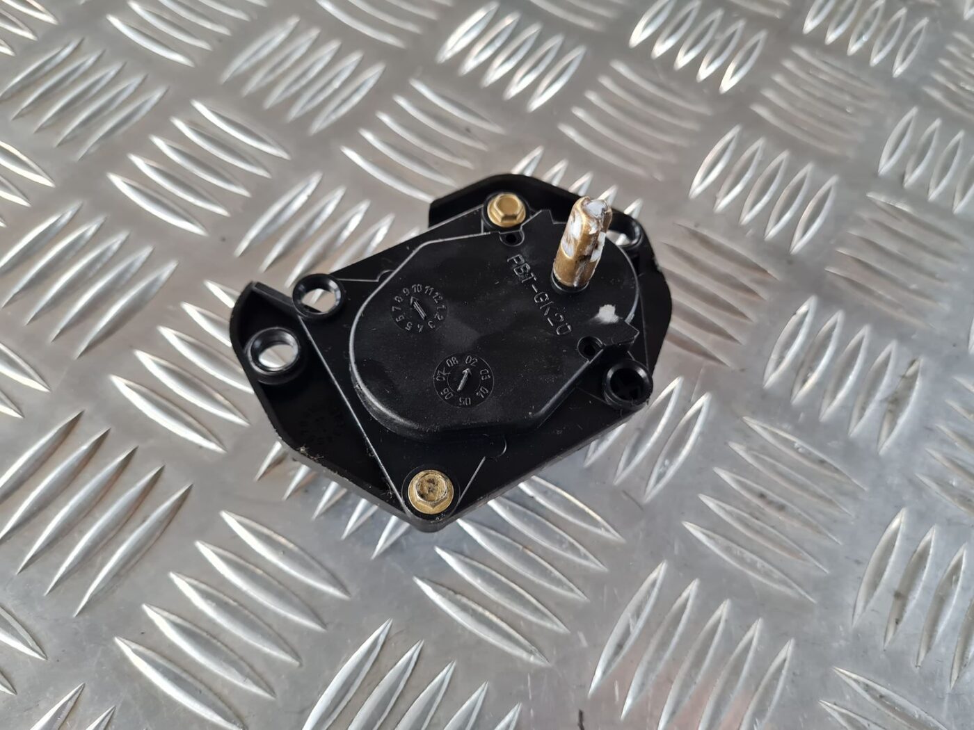 Apsildes sistēmas aktuators priekš SAAB 9-5 1999