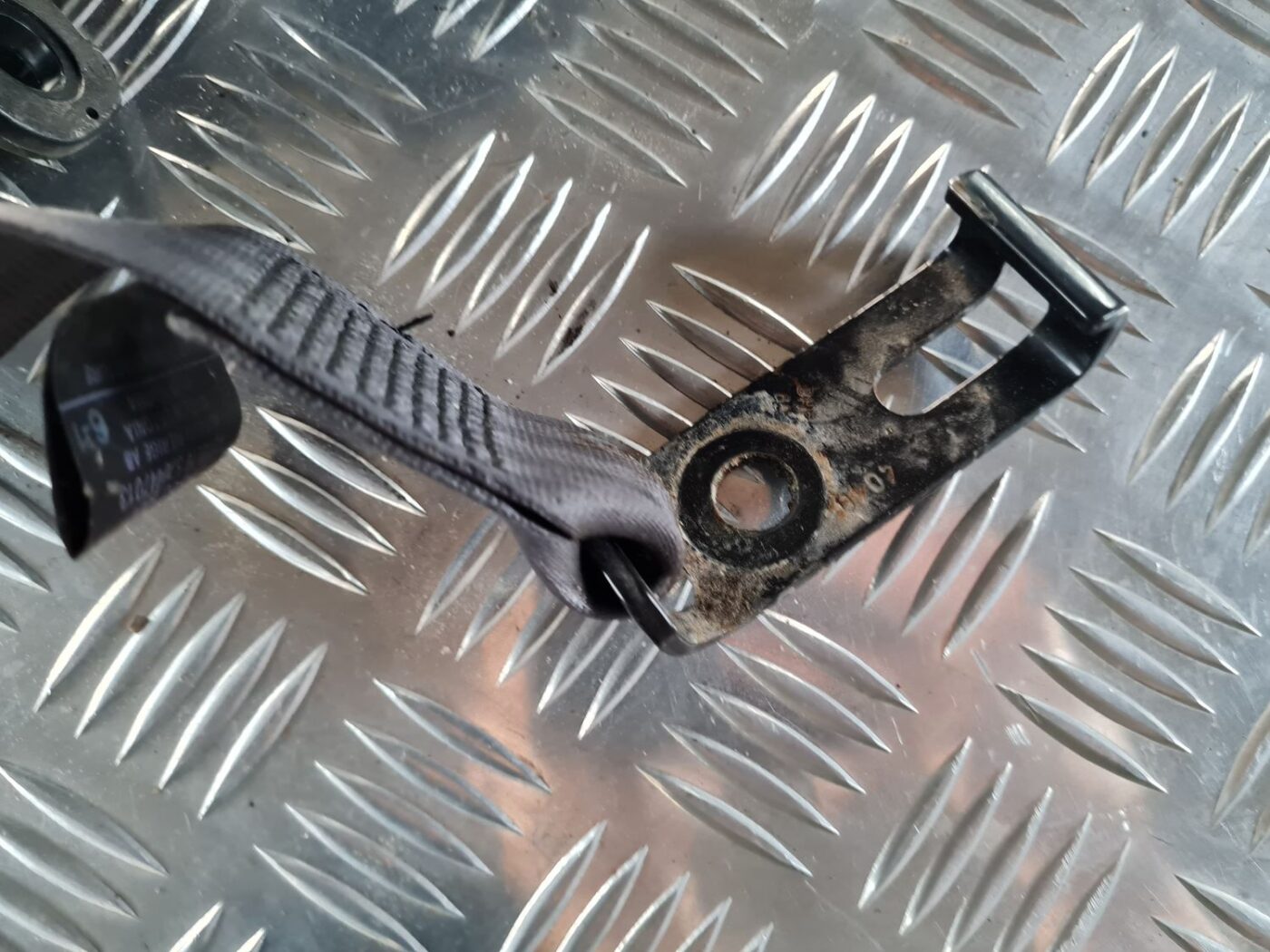 Aizmugurējā labā drošības josta priekš SAAB 9-5 1999 5 Aizmugurējā labā drošības josta priekš SAAB 9-5 1999