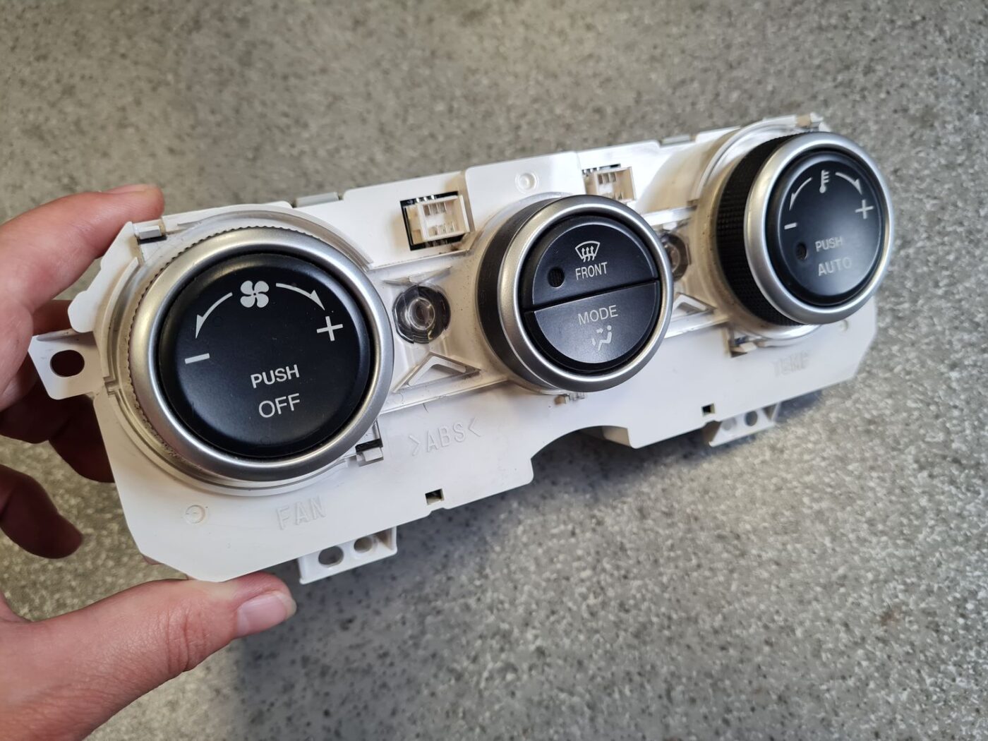 Klimata kontroles bloks priekš MAZDA 6 2006 6 Klimata kontroles bloks priekš MAZDA 6 2006