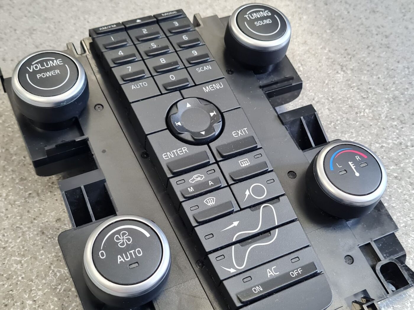 Klimata kontroles bloks priekš VOLVO S40 2007 6 Klimata kontroles bloks priekš VOLVO S40 2007