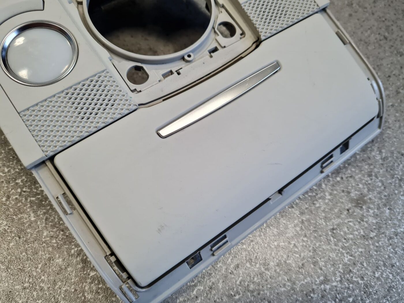 Salona apgaismojuma panelis priekš AUDI A6 2008 10 Salona apgaismojuma panelis priekš AUDI A6 2008