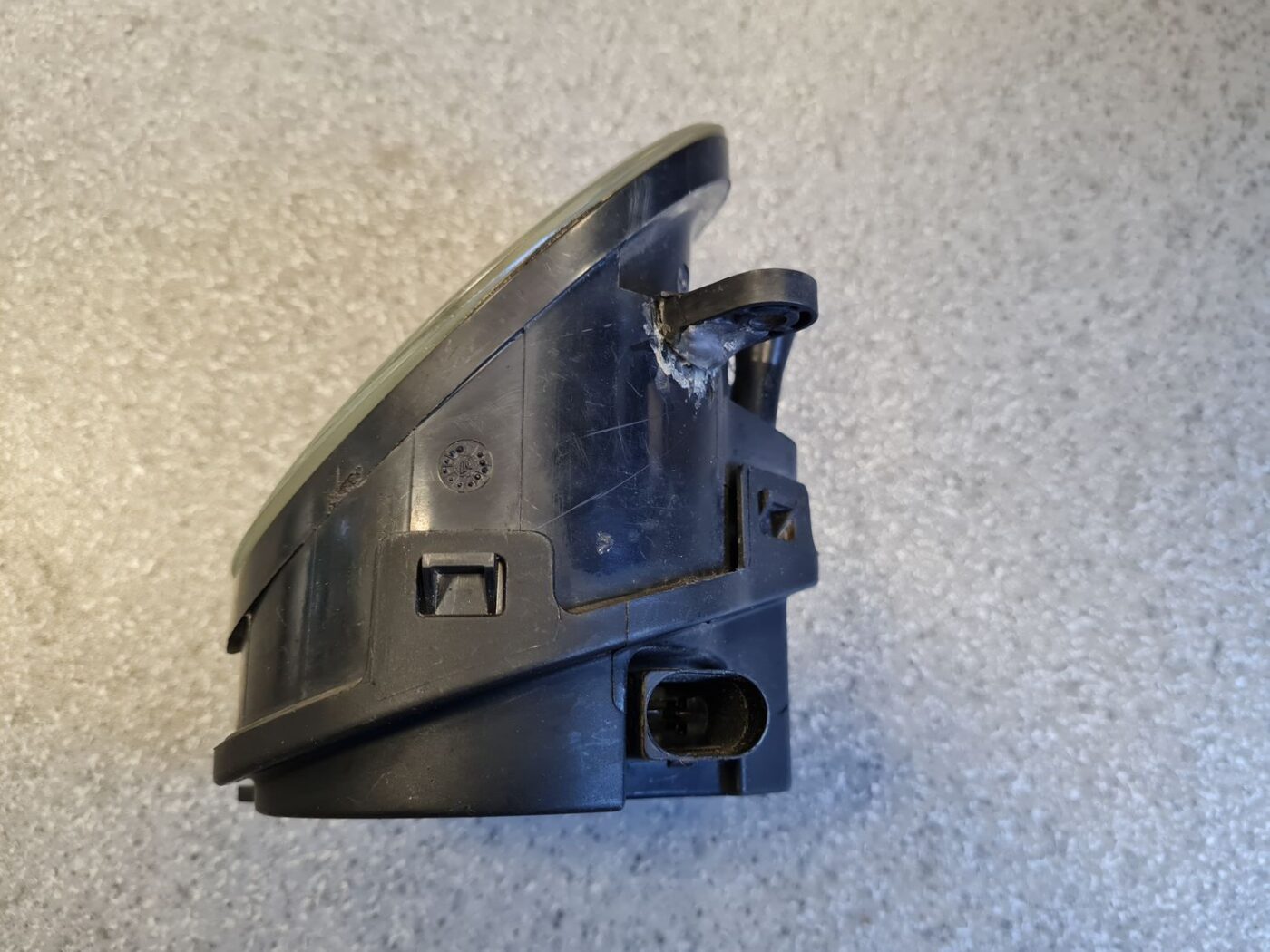 Miglas lukturis priekšā labajā pusē priekš AUDI A6 AVANT 2006 6 Miglas lukturis priekšā labajā pusē priekš AUDI A6 AVANT 2006