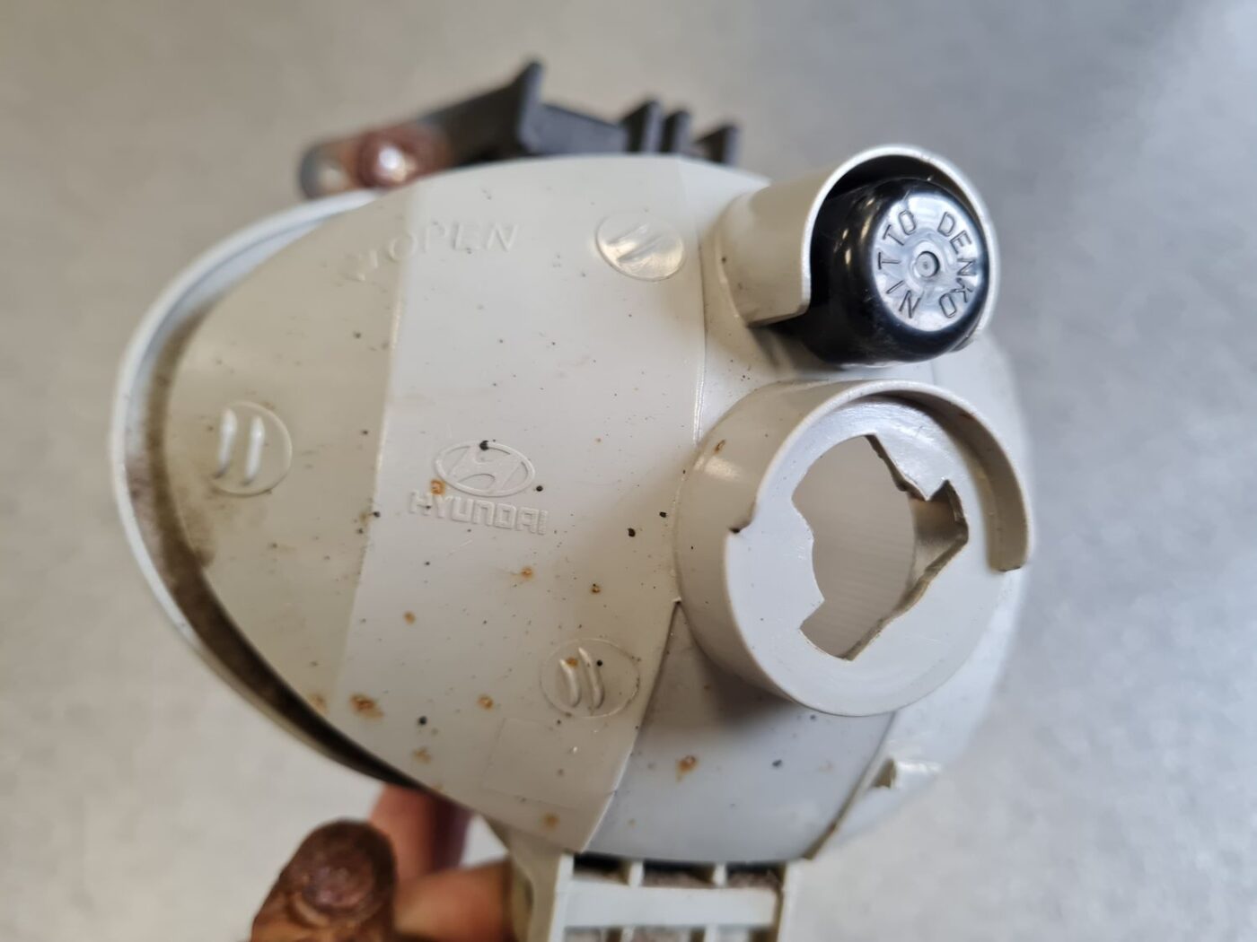 Miglas lukturis priekšā pa kreisi priekš Hyundai Santa Fe 2006-2012 4 Miglas lukturis priekšā pa kreisi priekš Hyundai Santa Fe 2006-2012