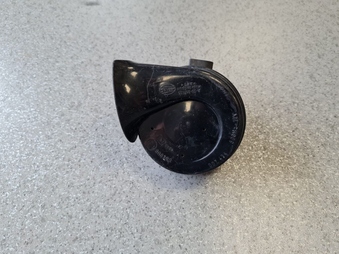 Skaņas signāls priekš VW PASSAT B6 2008 ANGL. 1 Skaņas signāls priekš VW PASSAT B6 2008 ANGL.