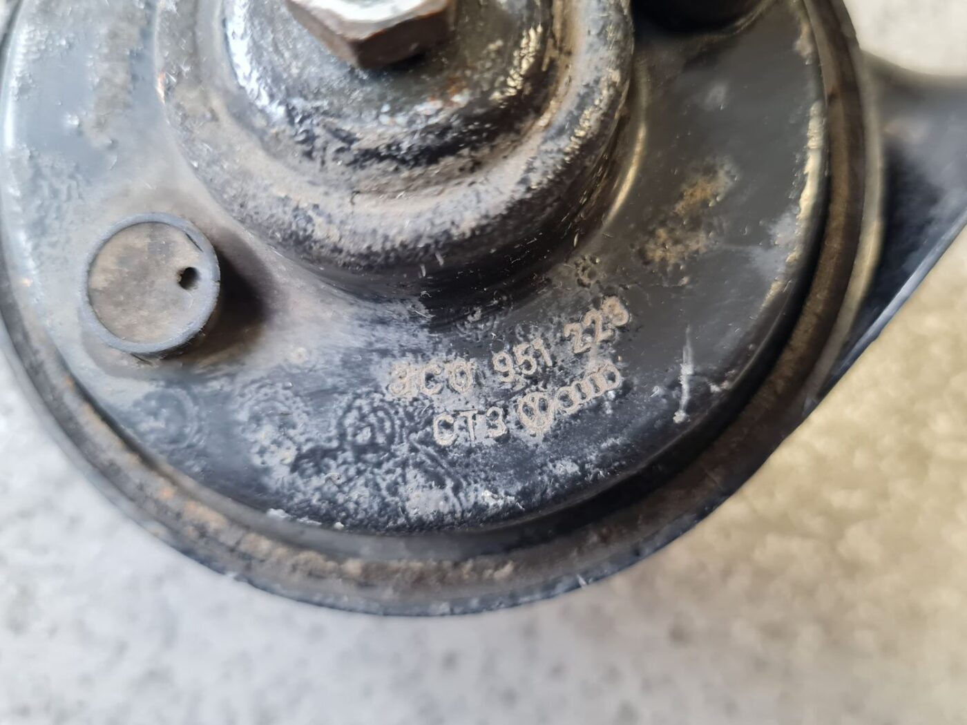 Skaņas signāls priekš VW PASSAT B6 2008 ANGL. 4 Skaņas signāls priekš VW PASSAT B6 2008 ANGL.