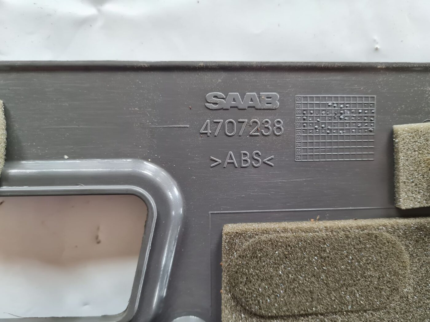 Bagāžnieka nodalījuma griestu uzlika priekš SAAB 9-5 1999 3 Bagāžnieka nodalījuma griestu uzlika priekš SAAB 9-5 1999