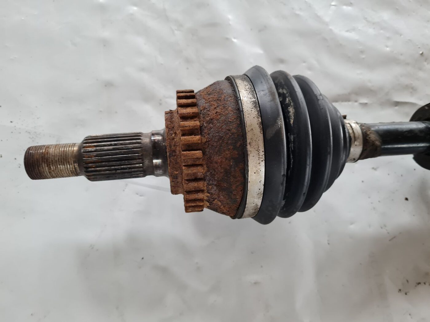 Pusass priekšēja labā priekš SAAB 9-5 1999 2 Pusass priekšēja labā priekš SAAB 9-5 1999