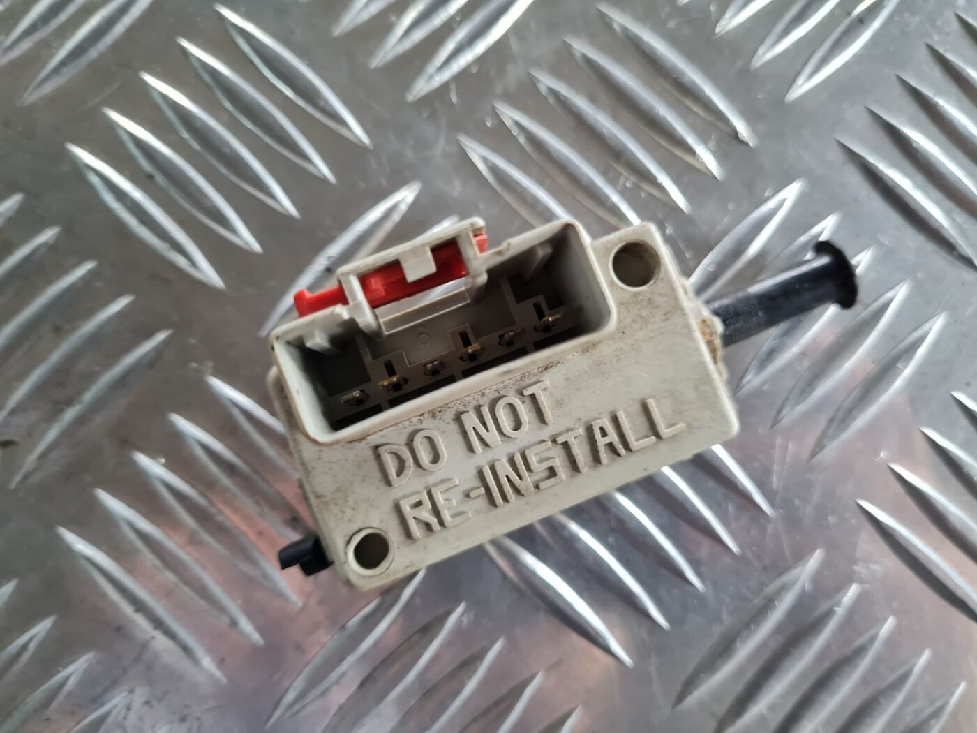 Stop signāla devējs priekš CHRYSLER VOYAGER 2006 2 Stop signāla devējs priekš CHRYSLER VOYAGER 2006