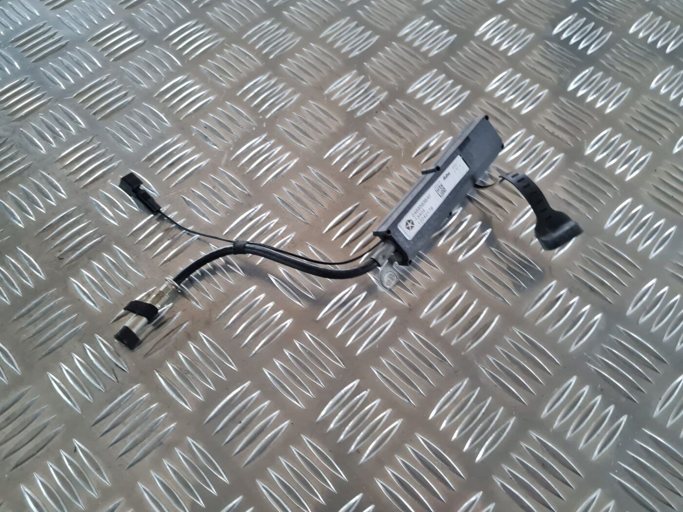 Antenas pastiprinātāja bloks priekš CHRYSLER VOYAGER 2006 6 Antenas pastiprinātāja bloks priekš CHRYSLER VOYAGER 2006