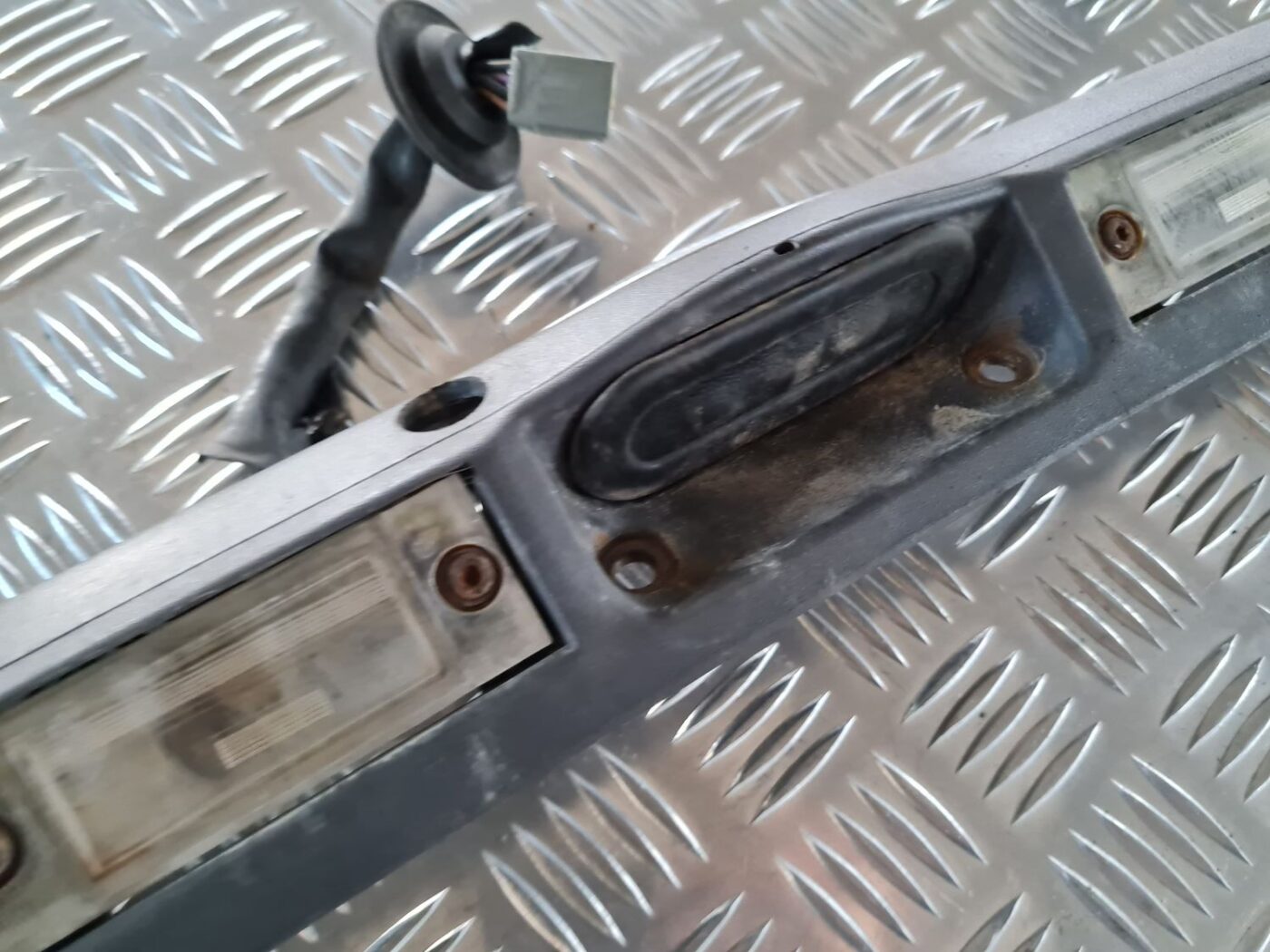 Numura zīmes gaismas uzlika komplektā priekš CHRYSLER VOYAGER 2006 5 Numura zīmes gaismas uzlika komplektā priekš CHRYSLER VOYAGER 2006