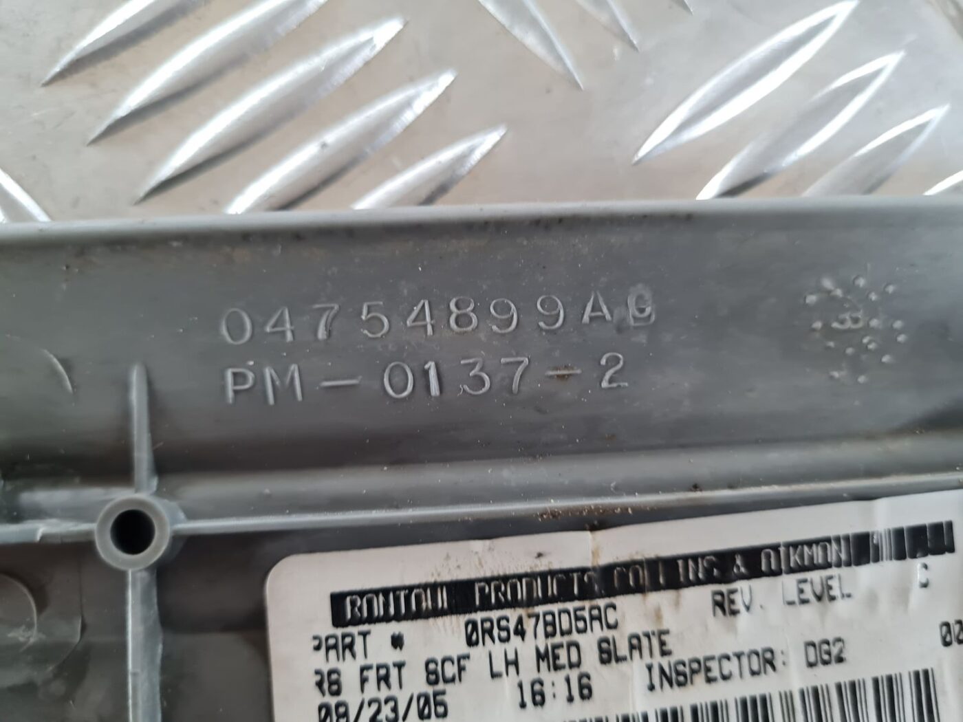 Sliekšņa priekšēja kreisa uzlika (salonā) priekš CHRYSLER VOYAGER 2006