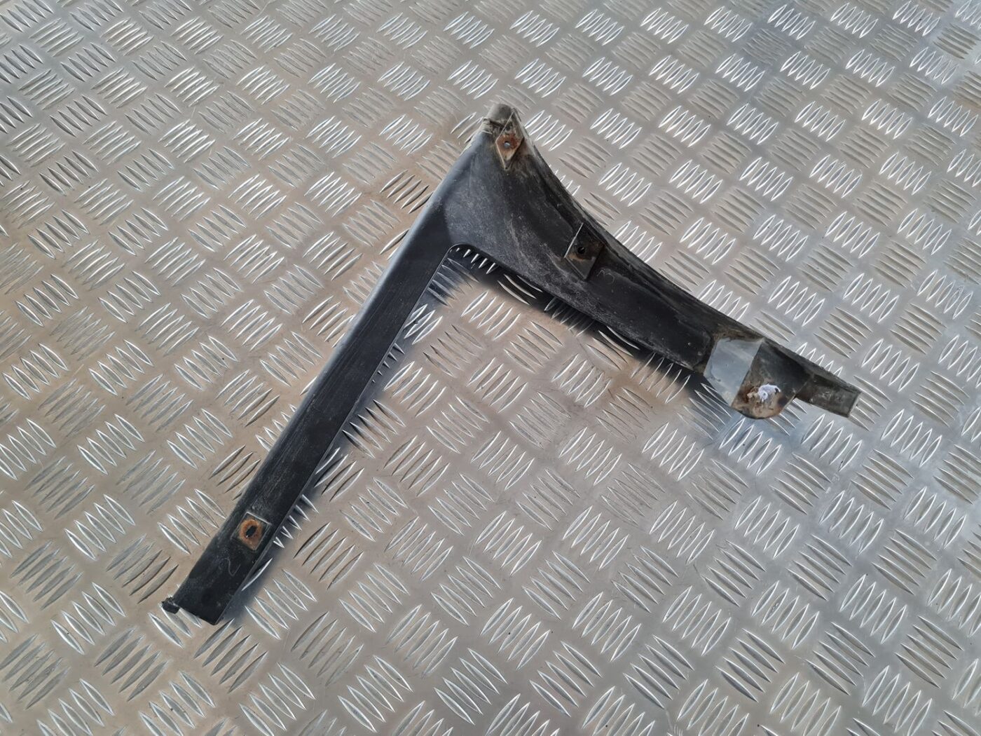 Aizmugurēja bufera kronšteins priekš CHRYSLER VOYAGER 2006 3 Aizmugurēja bufera kronšteins priekš CHRYSLER VOYAGER 2006