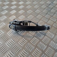 Priekšējāis kreisais durvju rokturis priekš VW GOLF IV 1999