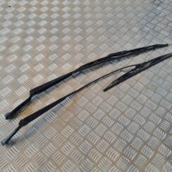 Vējstikla slotu turētāju komplekts priekš VW GOLF IV 1999