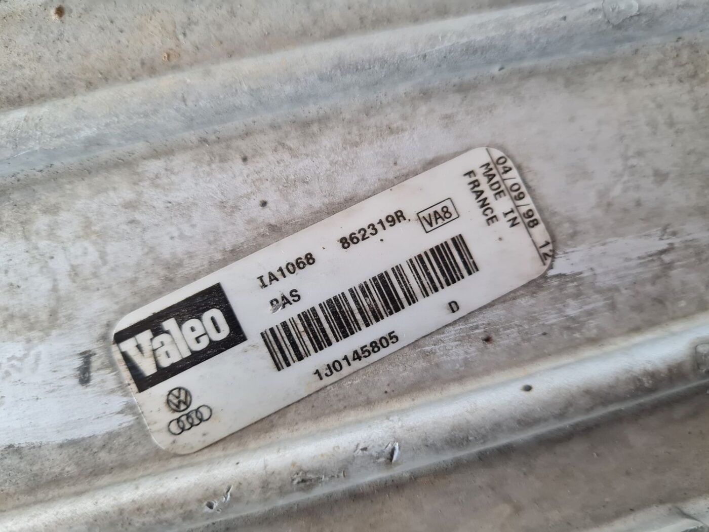 Interkūleris priekš VW GOLF IV 1999 2 Interkūleris priekš VW GOLF IV 1999