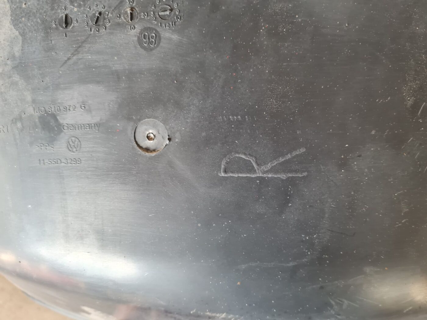 Aizmugurējais labais paspārns priekš VW GOLF IV 1999