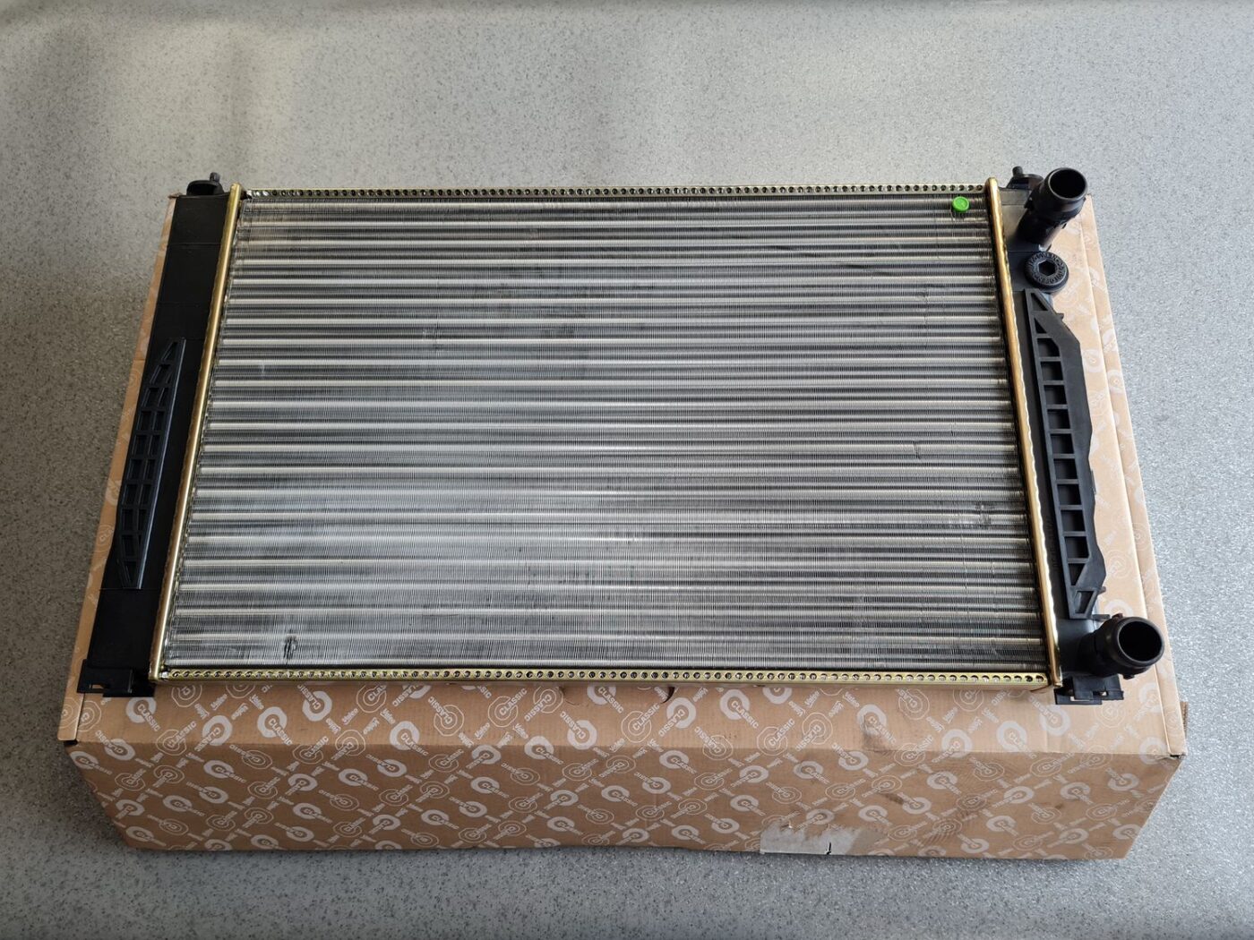 Dzesēšanas radiators priekš 1 Dzesēšanas radiators priekš