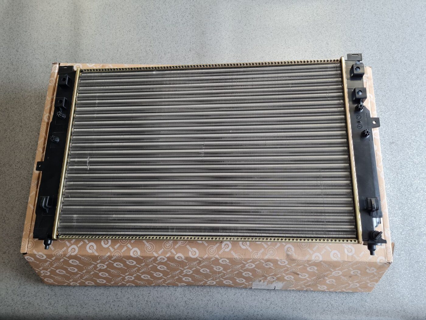 Dzesēšanas radiators priekš 2 Dzesēšanas radiators priekš