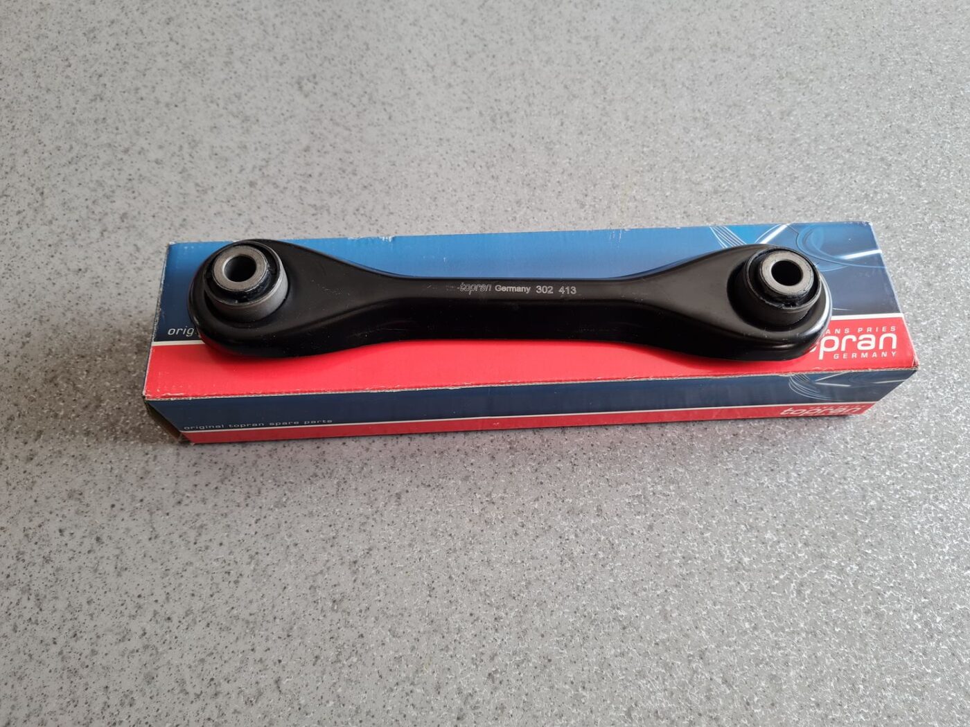 Aizmugures piekares svira priekš