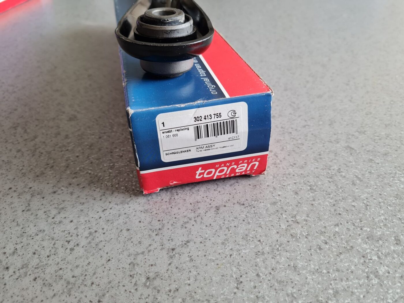 Aizmugures piekares svira priekš