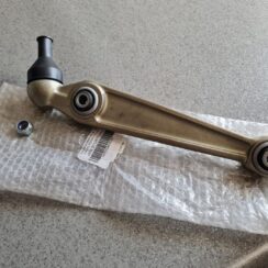 Priekšējas piekares svira priekš