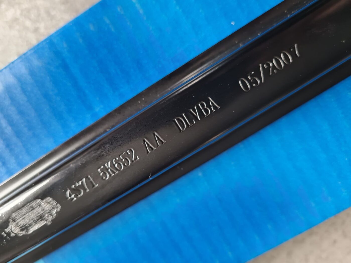 Aizmugures piekares svira priekš 2 Aizmugures piekares svira priekš