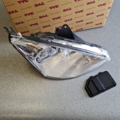 Priekšējais labais lukturis priekš NEW AND USED CAR SPARE PARTS