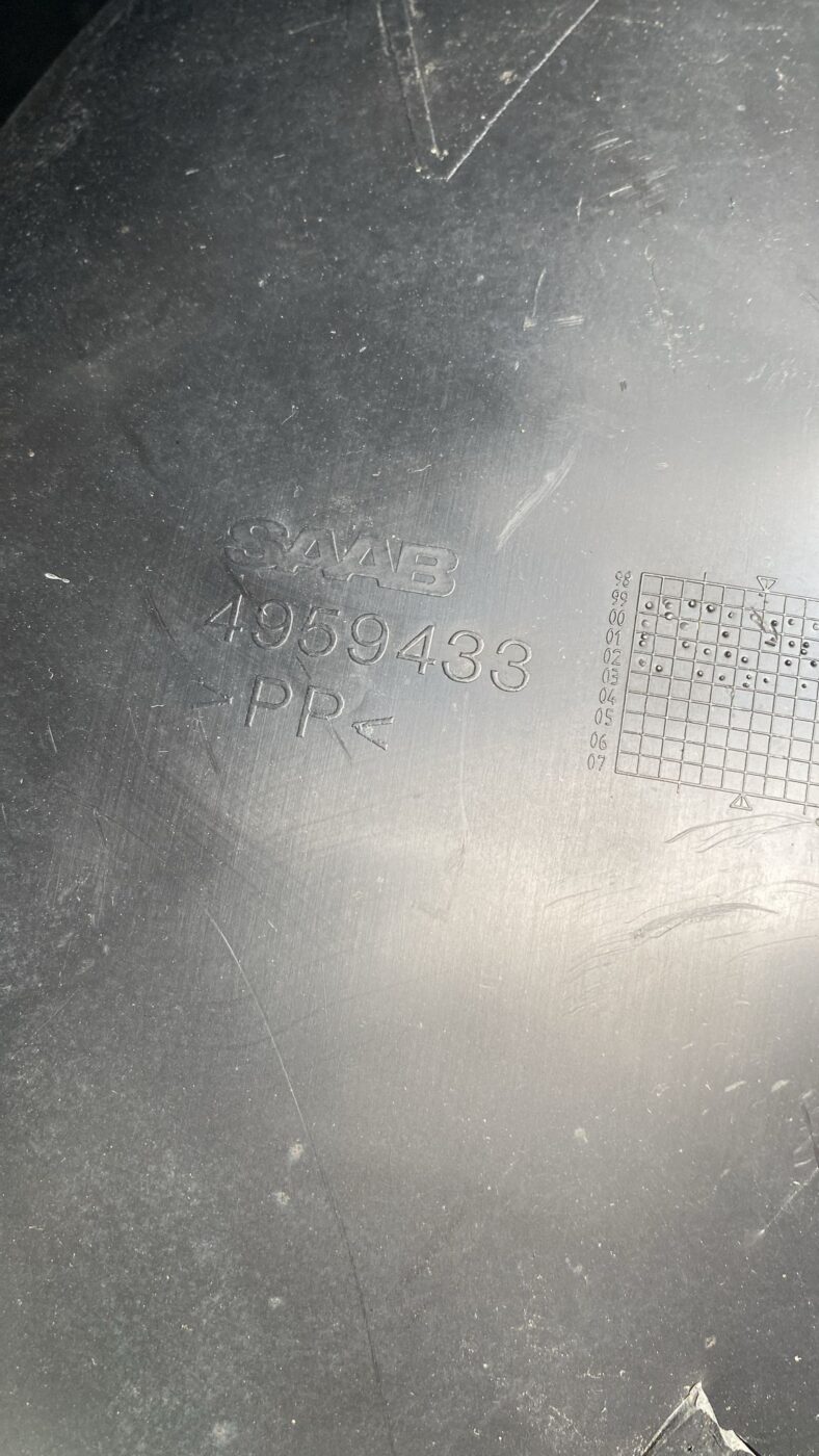 Aizmugurējais kreisais paspārns priekš SAAB 9-5 1999